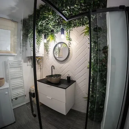 Center Travel Apartment